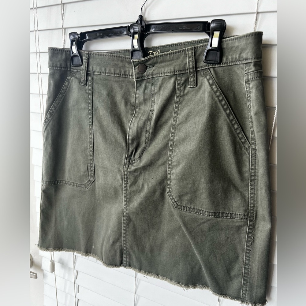 Skirt - mini with raw hem